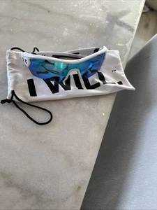 Under Armour Youth Sunglasses Menace White Black Baseball Boys Girls Blue Lenses - Picture 1 of 3