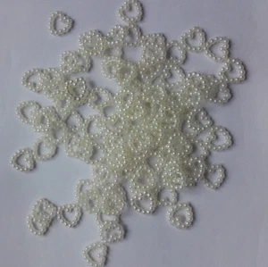 100 Elfenbein Weiß Perlen Herz Hochzeit Valentinstag Tisch Konfetti Streu Deko - Bild 1 von 5