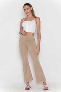 Chatoyant Plus Size Mineral Wash Capris With Pockets Beige 3XL - Picture 1 of 6