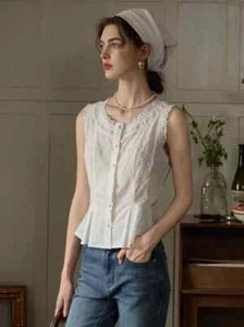 Esme Lace Paneled Crewneck Embroidered Tank Top Size Medium - Picture 1 of 9