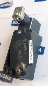 INTERRUPTOR LÍMITE PIZZO FD 532 AC15 3A 400V D15 FD1 181515 - Imagen 1 de 6