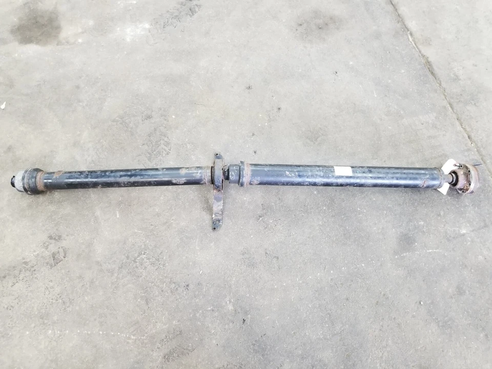 2011 AUDI A4 SEDAN A.T. REAR DRIVESHAFT - Image 1 of 4