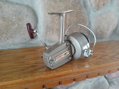 Clean Diawa 7300H Spinning Fishing Reel 1970's Near Mint Condition  - Image 1 of 4