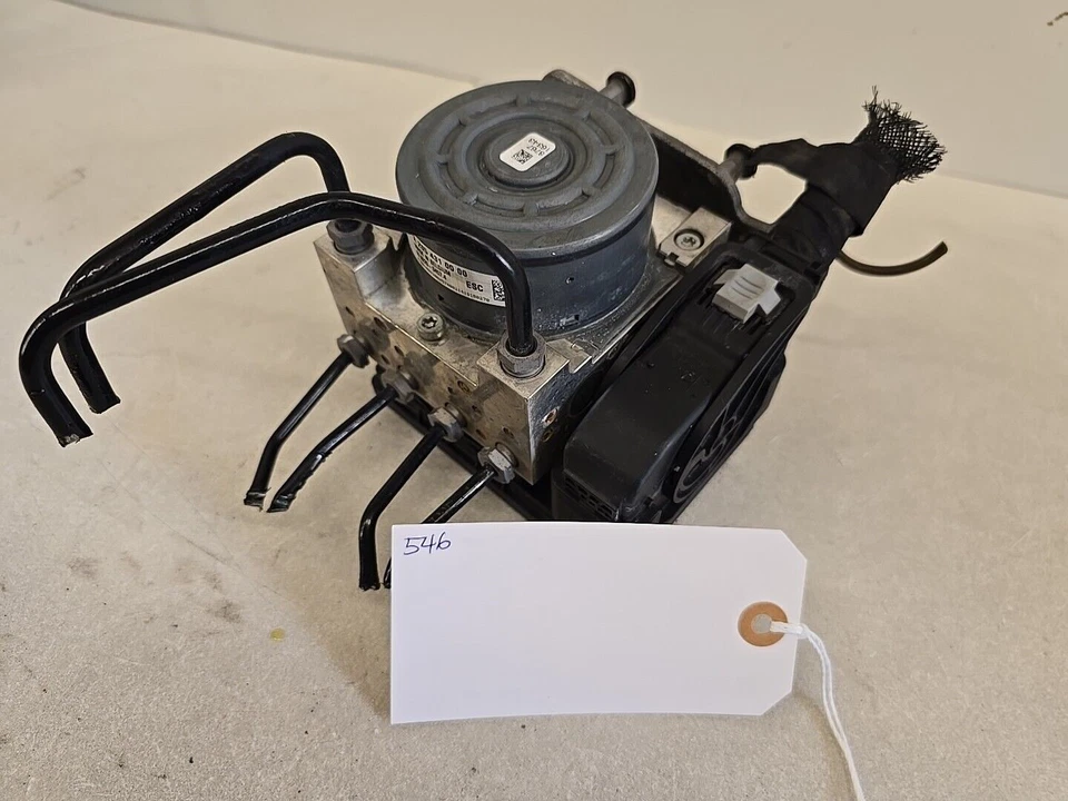 2015 -2016 Mercedes Benz C300 C400 Control Module Unit A2059012800 - Image 1 of 4