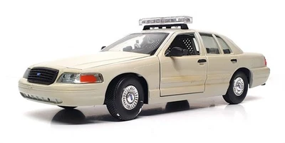 Classic Metal Works 1/24 Scale 21922E - Ford Crown Victoria Police Car - Grey - Image 1 of 4