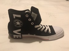 converse heart trainers