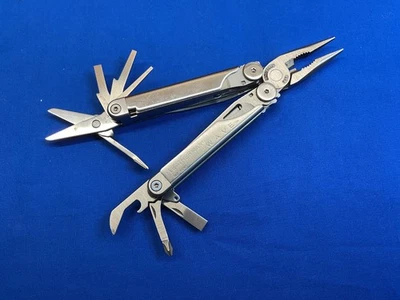 Leatherman Wave Multi-Tool Knife Plier Pat Pend 2001 Date Code - Image 1 of 4