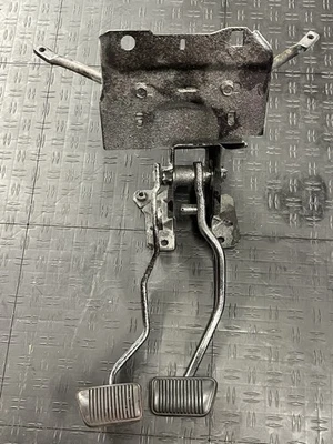 69 70 FORD MUSTANG COUGAR MANUAL FRENO Y EMBRAGUE PEDAL MONTAJE ORIGINAL Foto 1 de 4