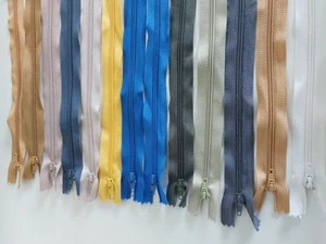 13 Reißverschlüsse  30 Cm Kunststoff - Bild 1 von 5