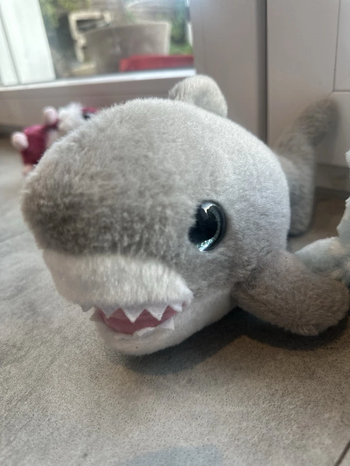 Glubschi Hai Neuwertig Kuscheltier Plüschtier Plüschi - Bild 1 von 1