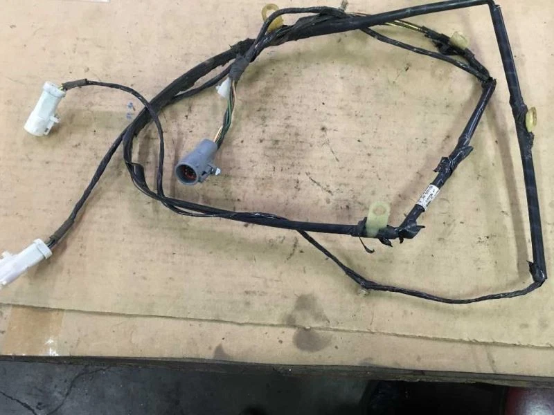 00 0 1 02 03 04 05 06 FORD E150 E250 E350 BAJO ALFOMBRA SUELO CINTURÓN ARNÉS Foto 1 de 4