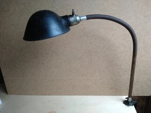 Gelenklampe Schwanenhals Werkstatt Leuchte Lampe Form ähnl. Stahlhelm alt antik - Bild 1 von 15