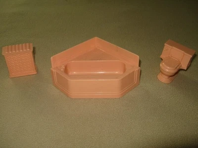 Lote de 3 inodoros vintage de baño rosa MARX +1 casa de muñecas miniatura casa juguete conjunto Foto 1 de 3