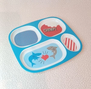 Plato Dividido Niños 4 Secciones Bandeja Niños Tiburón Temático Plato Azul y Rojo - Imagen 1 de 12