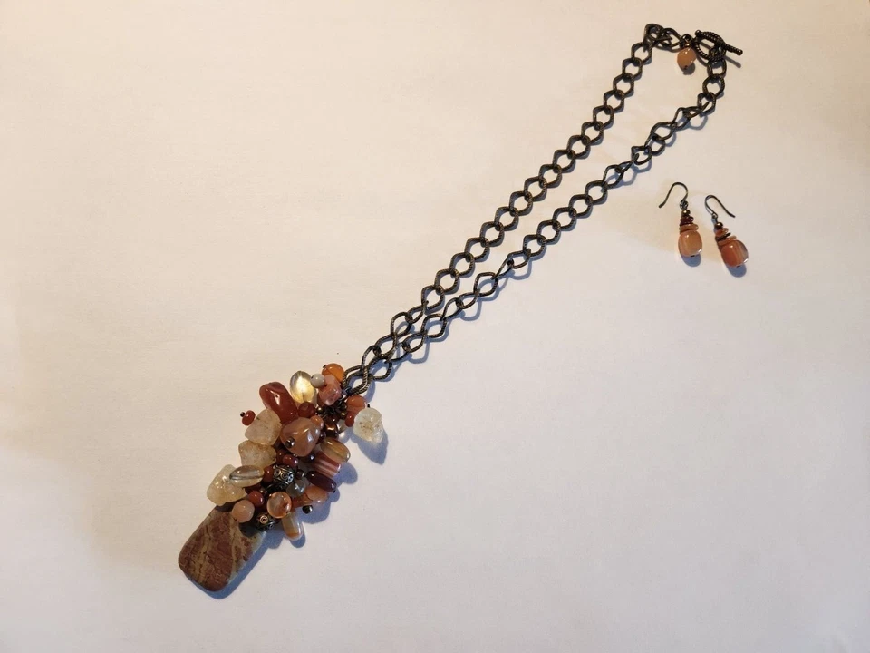 Conjunto de Colar e Brinco de Pedras Preciosas Laranja/Citrino com Bronze Acentuado  - Imagem 1 de 4