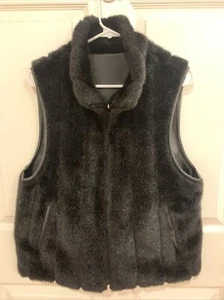 East 5th Medium Reversible Faux Fur Vest - Picture 1 of 9