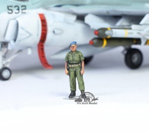 USAF Ground Support Female Crew Commander 1:72 Pro Built Model
