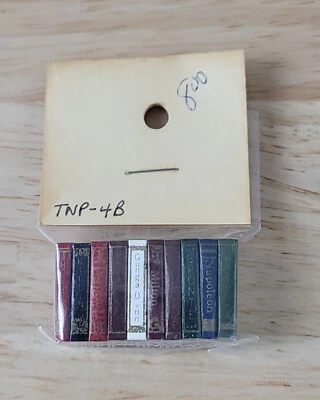 Casa de Muñecas Miniatura JUEGO DE LIBROS 1.5"x 1" Milton-Bronte-Gunga Dinn-Hobbits Foto 1 de 2