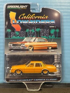 1/64 GREENLIGHT CALIFORNIA LOWRIDERS 1990 CHEVROLET CAPRICE CLASSIC GOLD - Picture 1 of 2