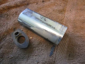 1980-83 Honda GL1100 GL 1100 REAR TURN SIGNAL BLINKER LIGHT STAY MOUNT COVER - Picture 1 of 4