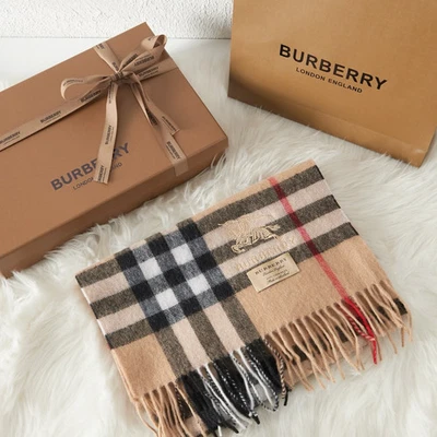 Bufanda Burberry 100 % cachemir a cuadros Foto 1 de 3
