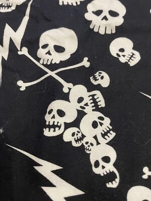 1 3/4 yds SKULLS & CROSSBONES Cotton Print Fabric - Image 1 of 4