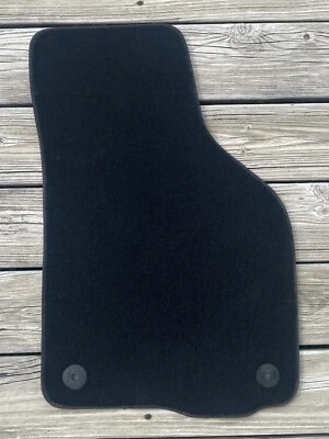 Alfombra negra para pasajero delantero Volkswagen para VW Golf GTI 2005-2014 Foto 1 de 2