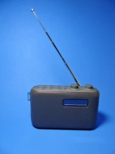 JENSEN Portable AM/FM Digital Radio SR-50 - Picture 1 of 10
