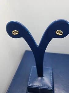 18ct Gold Stud Earrings, 750 Hallmark. - Picture 1 of 5