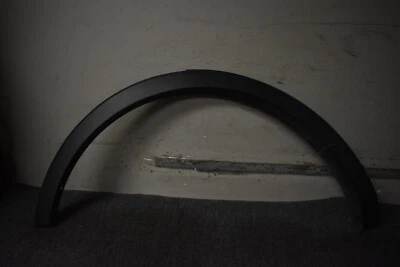 Ford Explorer 2016-2017 guardabarros trasero derecho acampanado de fábrica OEM Foto 1 de 4