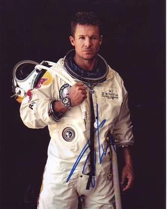 Foto firmada de Felix Baumgartner 8x10 con holograma certificado de autenticidad - Imagen 1 de 2