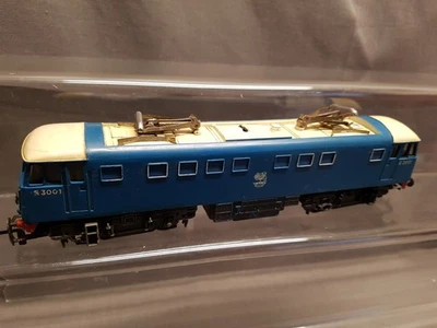 TRIANG R.753 BR BLUE/WHITE CLASS 81 TWIN PANTO LOCO E3001 FAIR TO GOOD UNBOXED - Image 1 of 4