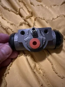 Drum Brake Wheel Cylinders Rear for Grand Caravan Town & Country Voyager - Picture 1 of 5