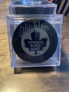 Wendel Clark, Dan Daoust, Mike Palmateer, Bill Derlago Signed Pucks Maple Leafs - Picture 1 of 8
