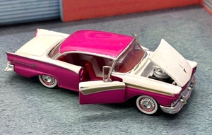 M2 Machines Auto-Lift 1957 Ford Fairlane 500 1:64 Scale - Picture 1 of 5