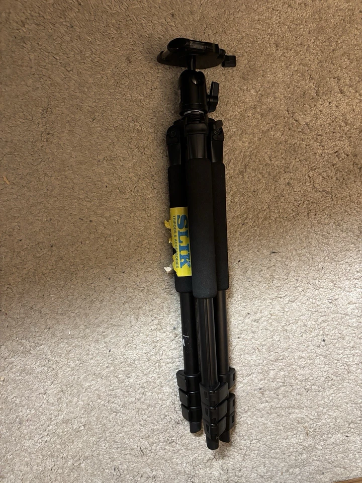 Slik Sprint 150 Aluminum Tripod with SBH-150DQ - Missing Quick Release Plate - Image 1 of 4