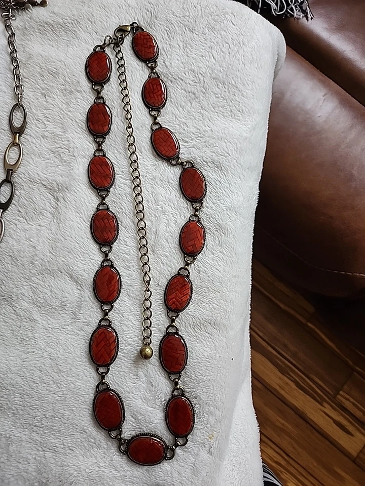 Винтажный женский латунный красный эмалированный пояс-цепочка размер 33 дюйма до 45 дюймов последний крюк - Изображение 1 из 1