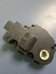 11-16 BMW E90 325i 328i 330i CALENTADOR SOLAPA MEZCLA PUERTA ACTUADOR MOTOR 9298880 OEM - Imagen 1 de 13