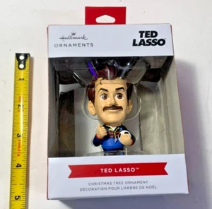 Hallmark Christbaumschmuck Ted Lasso Fußball Ball Neu im Karton - Bild 1 von 9