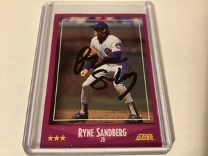1988 Score - RYNE SANDBERG, Card #26 ✒️🥎AUTOGRAPHED 🥎🖋️ !!! - Picture 1 of 2