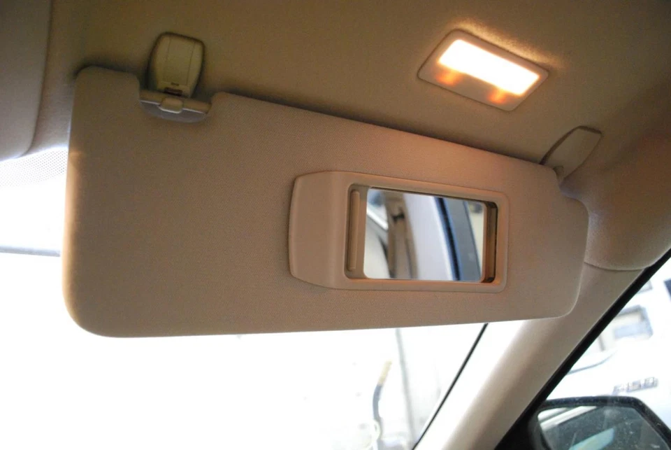 Parasol derecho bronceado OEM para BMW 740I 4 puertas Foto 1 de 1