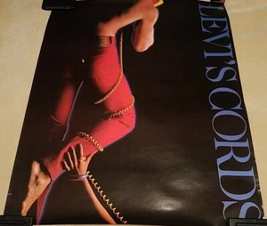 Poster Pubblicitario Levi's Cords Velluto a coste Pantaloni Jeans 1984 29"x23" Vintage - Foto 1 di 6