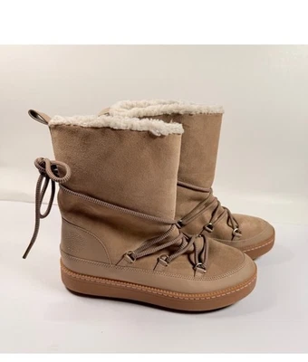 Botas De Frío  - Image 1 of 3