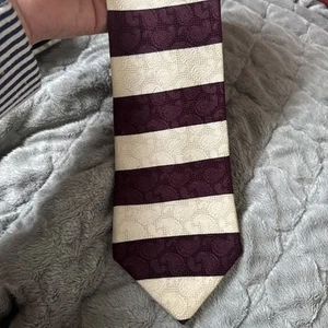 VINTAGE Claiborne Men’s Necktie Adult Cream/Burgundy Paisley - Picture 1 of 4