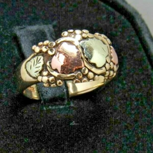 South Dakota Black Hills 10K Yellow Gold Wedding Band Sz 7.25 Grapes Leaves Ring - Picture 1 of 12