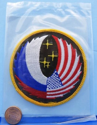 Soviet PATCH vtg US / RUSSIA Joint SPACE Missions MIP CIS STS-60 SOYUZ TM 21 - Image 1 of 2