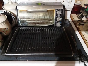 New Excelio grill/hot plate/capacity 1400W and used black and Decker toast oven - Picture 1 of 2