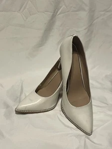 BCBG Bone White & Silver Bead Trim Pointed Toe Size 9.5 - Picture 1 of 11