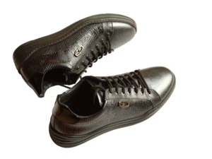 New GIOVANNI CONTI $650 Leather Sneakers Light weight 8.5 M US Made in Italy - Picture 1 of 7
