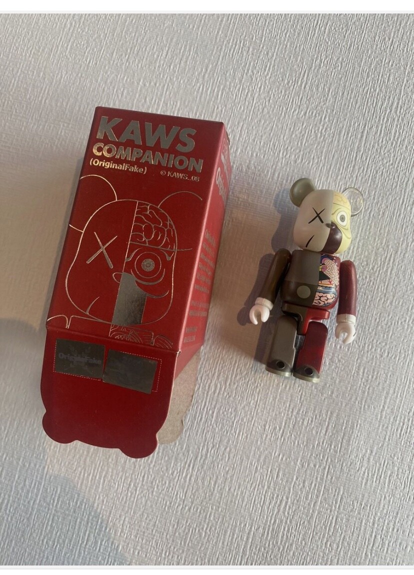 KAWS Companion Bearbrick Designer & Urban Vinyl Action KAWS Companion Bearbrick Designer & Urban Vinyl Action